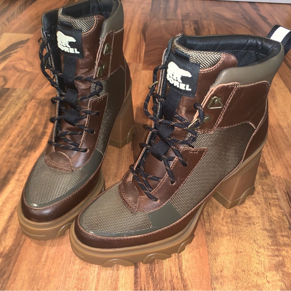 SOREL BREX HEEL LACE BOOTIE